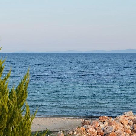 Lemon Beach Front Apartment, Nikiti Esterno foto